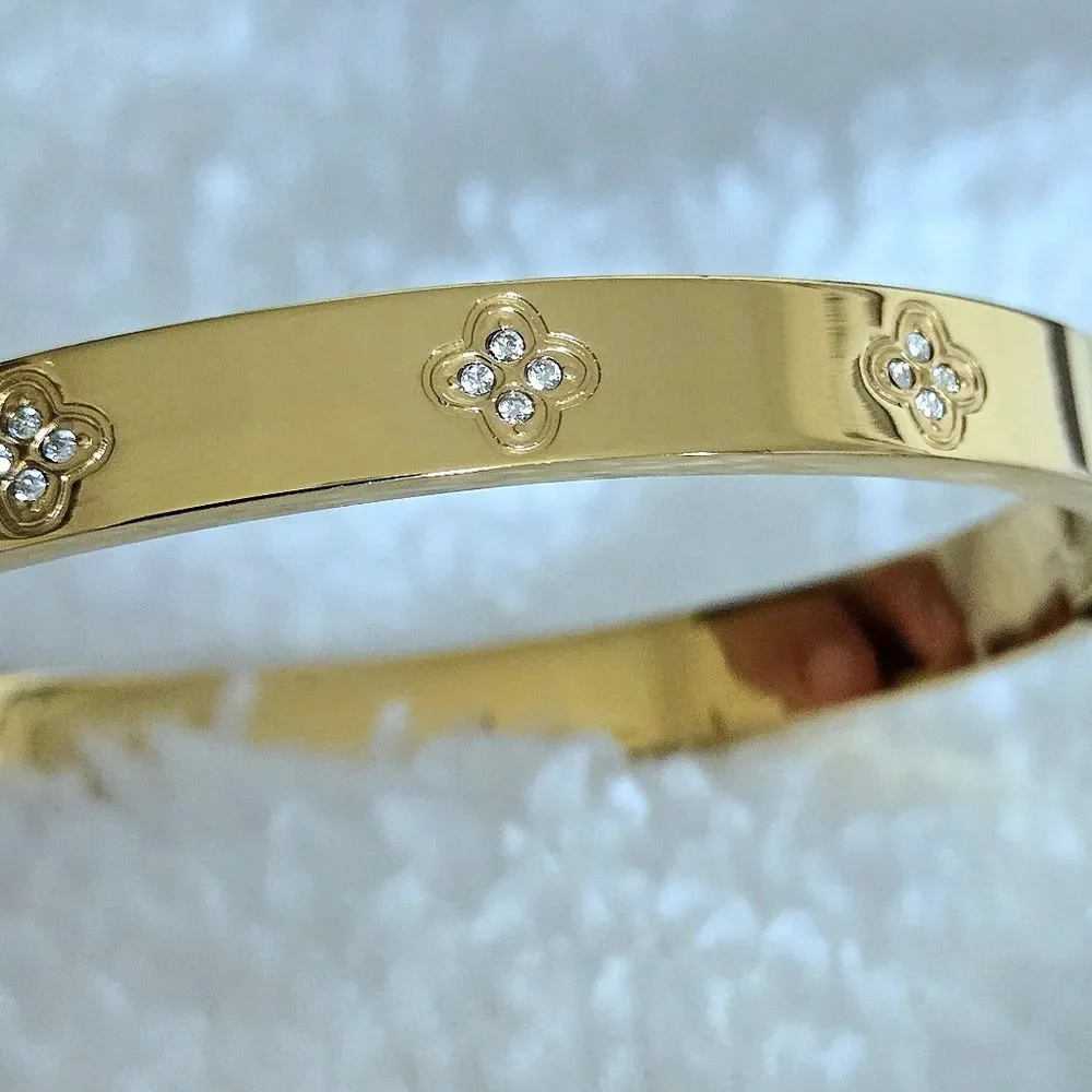Gold💛 Hinged Bangle with Bezel Set Cubic Zirconias💎 - NWT